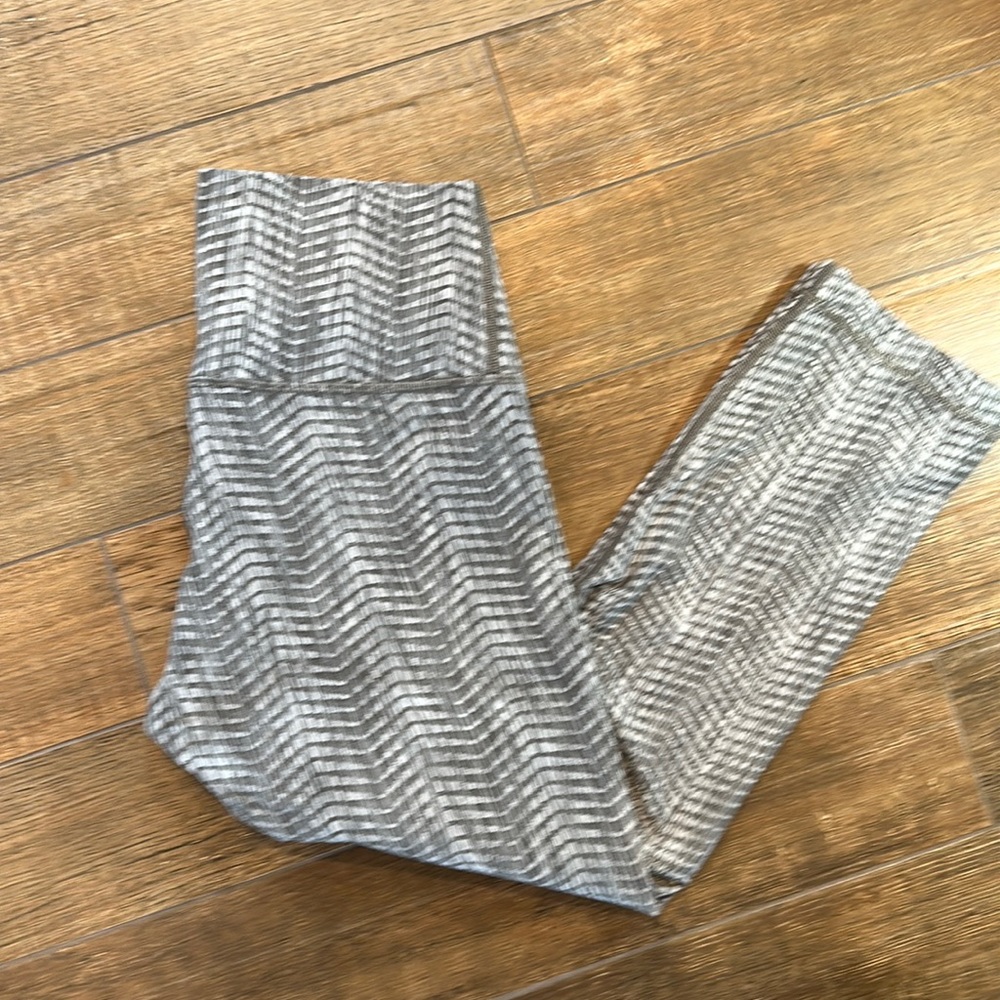 Lululemon three-quarter yoga pants